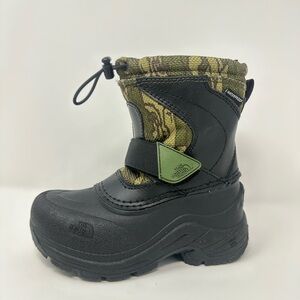 North Face Black Camo  Winter Boots Kids Size 10 
I